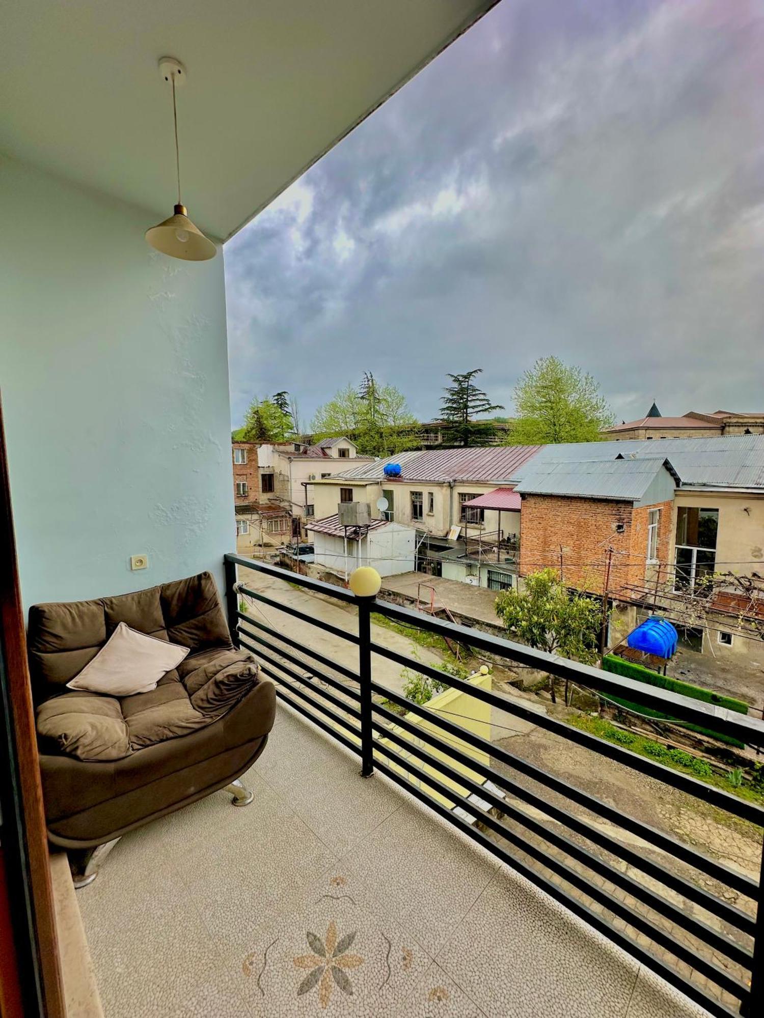 Hotel Balcony 쿠타이시 외부 사진