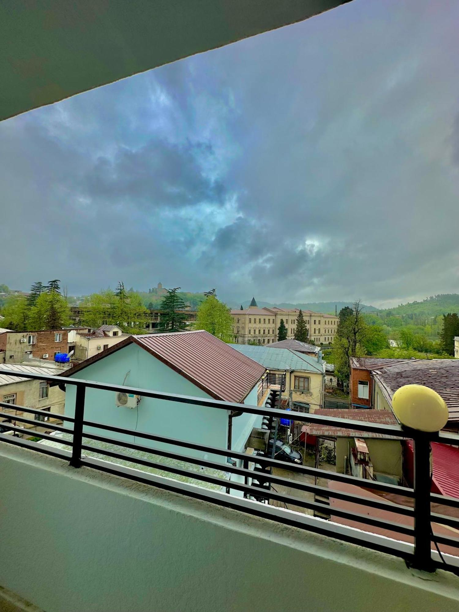 Hotel Balcony 쿠타이시 외부 사진
